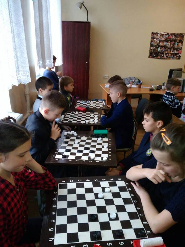 Турнір з гри «Шашки» між учнями 5 і 6 класів