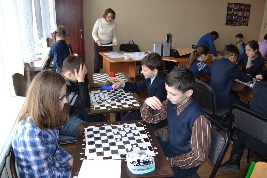 Розумові ігри. Турнір з шашок (5-6-ті кл.)