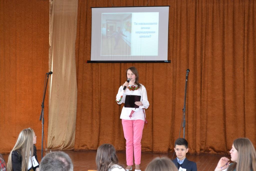 Вітаємо переможця  конкурсу «Учень року - 2015» – Скрепецьку Оксану
