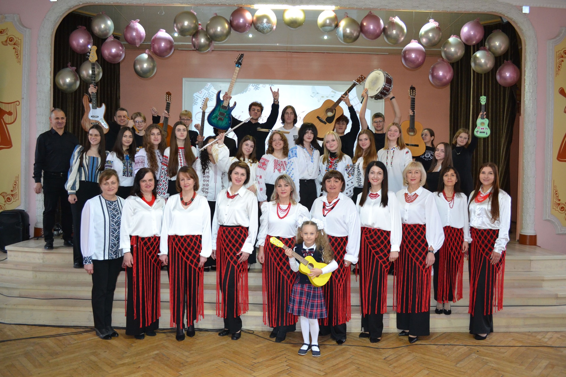 Мистецтво – це крила, на яких людство злітає до краси