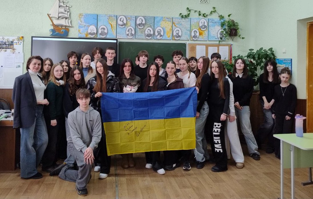 Година спілкування у 9-Б класі на тему «Людські цінності у час війни»